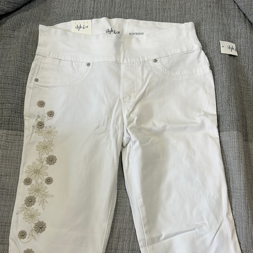 Style & Co White Floral Embroidered Jeans stretchy low rise pull up pants